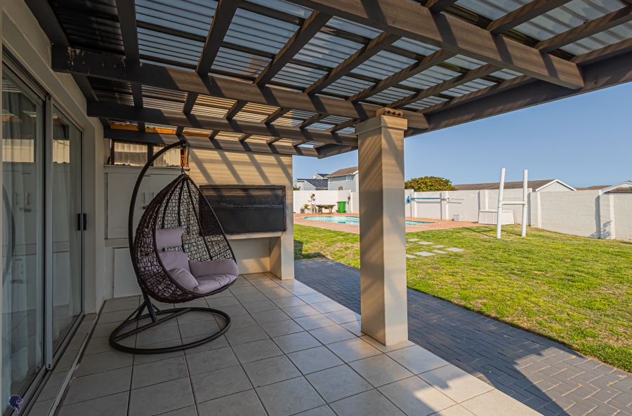 5 Bedroom Property for Sale in Country Club Western Cape